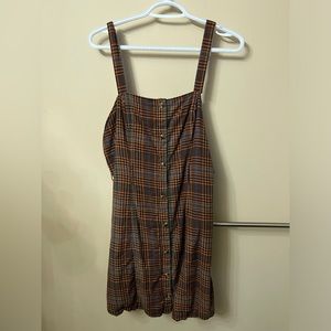 70s aesthetic mini dress. Comes with belt. Good quality, one stitch missing.